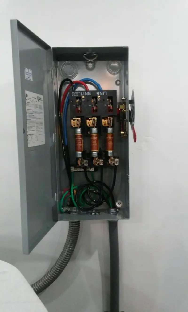 Three-phase disconnect switch installed for Electrical Wiring & Rewiring in Templeton